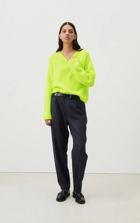 American Vintage Jumpers and Cardigans Women Jumper Cikoya Neon Yellow American Vintage Jumpers and Cardigans Women Jumper Cikoya Neon Yellow