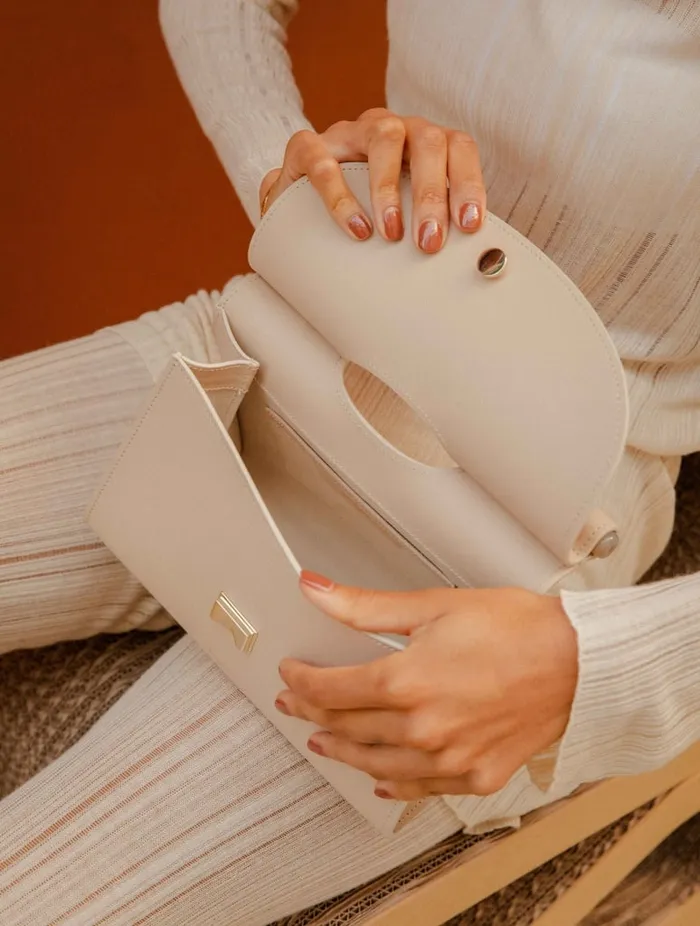 Ancne Beige Women Bobbies Bags