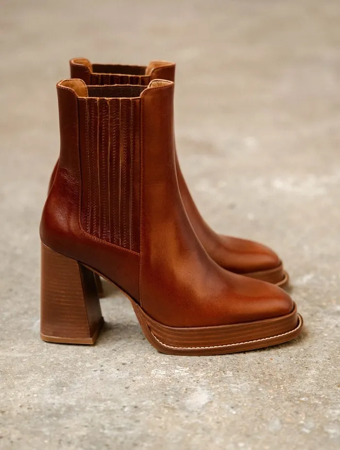 Deva Chestnut Women Bobbies Ankle Boots