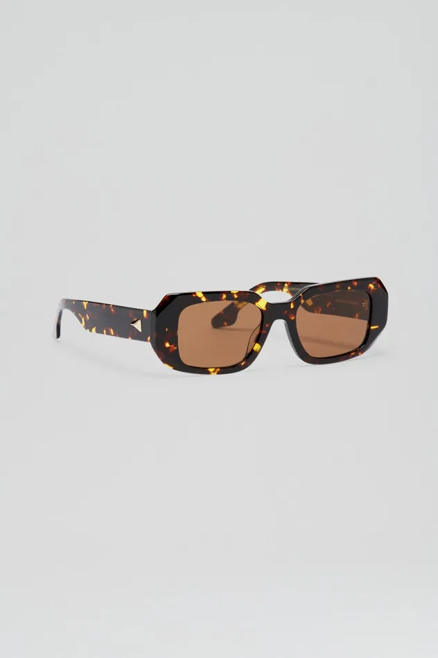 Eyewear ST BOLD RECTANGLE SUNGLASSES TORTSHELL Scanlan Theodore Women Eyewear ST BOLD RECTANGLE SUNGLASSES TORTSHELL Scanlan Theodore Women