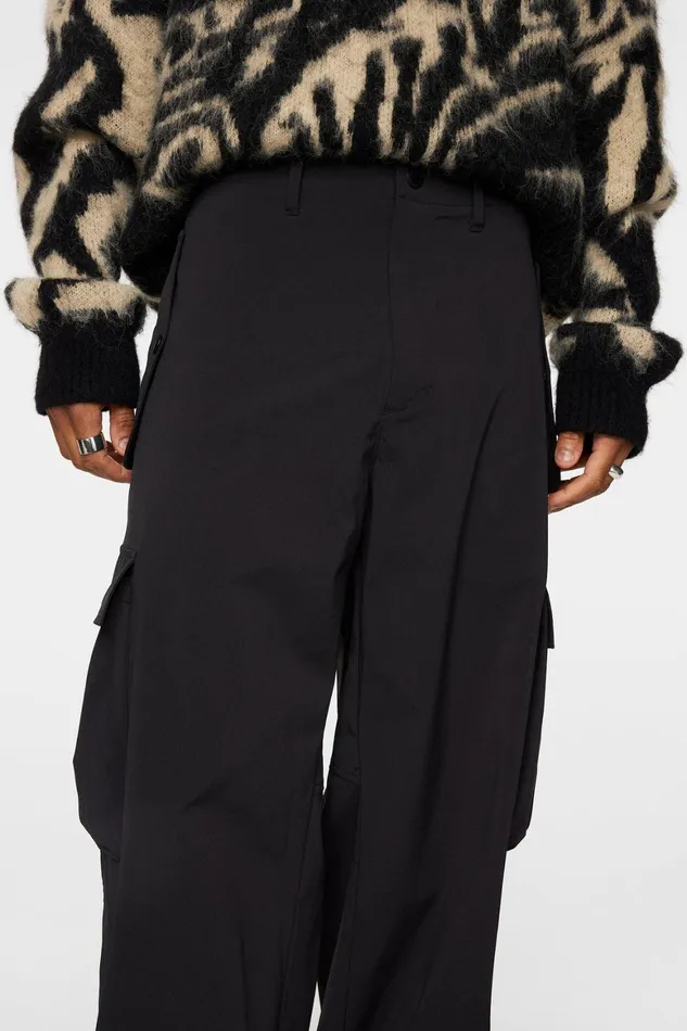JLindeberg Cosmo Tech Cargo Pants Men Trousers