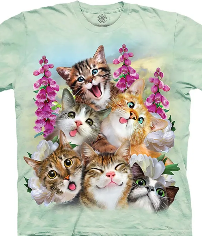 Liquid Blue TShirt Men Kittens Selfie Classic Cotton TShirt