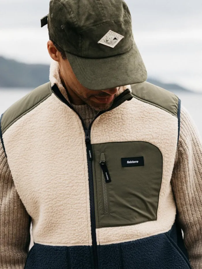 Men Bolster Fleece Gilet Oatmealnavy Finisterre Fleece