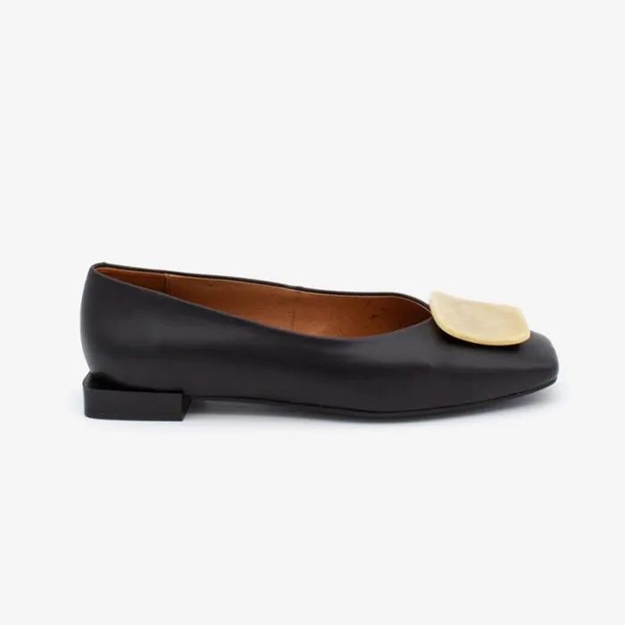 ngel Alarcn Ballerinas Woman TIUREN 8211 Leather Flats With A Carey Balck Heel And A Beige Carey Trim