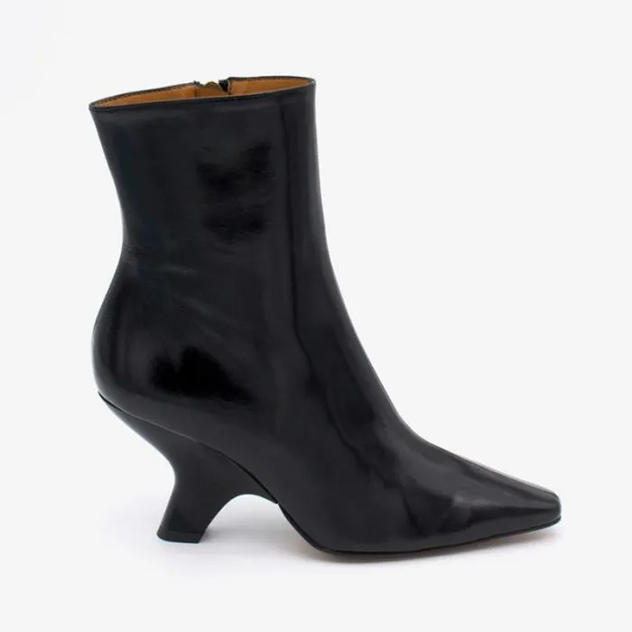 ngel Alarcn Boots And Booties Woman TRIDAS 8211 Wedge Ankle Boots With Pointed Toe And Zipper