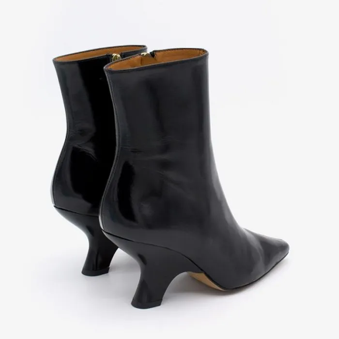 ngel Alarcn Boots And Booties Woman TRIDAS 8211 Wedge Ankle Boots With Pointed Toe And Zipper