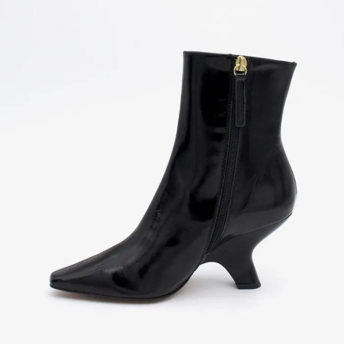 ngel Alarcn Boots And Booties Woman TRIDAS 8211 Wedge Ankle Boots With Pointed Toe And Zipper