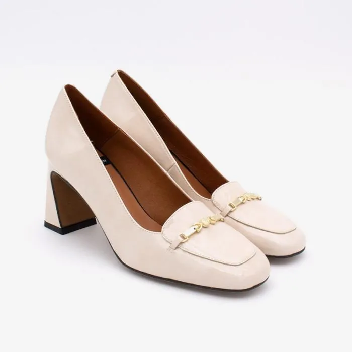 ngel Alarcn Moccasins Woman JALCA 8211 Patent Lelather Pump With Comfortable Heel And A Gold Trim