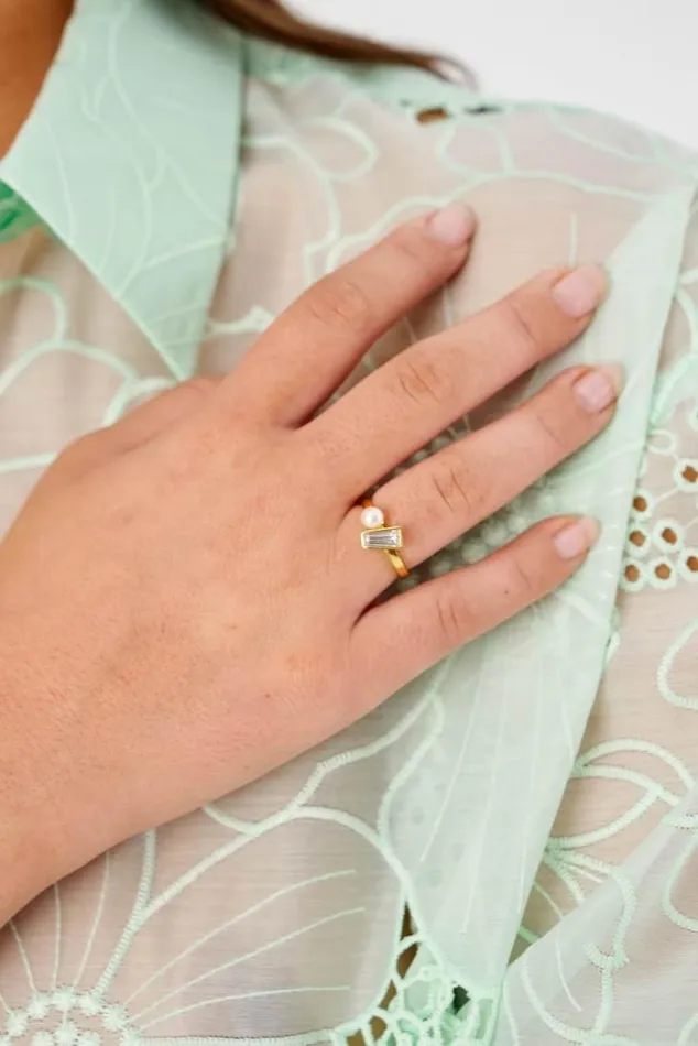Oroton Rings Calypso Pearl Ring 18k Gold 8211 Jewellery