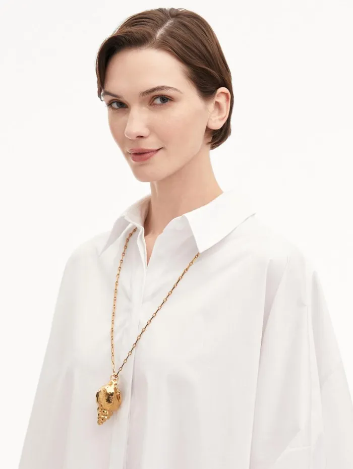 Oscar De La Renta Coral and Shell Pendant Necklace Gold Women Necklaces Oscar De La Renta Coral and Shell Pendant Necklace Gold Women Necklaces