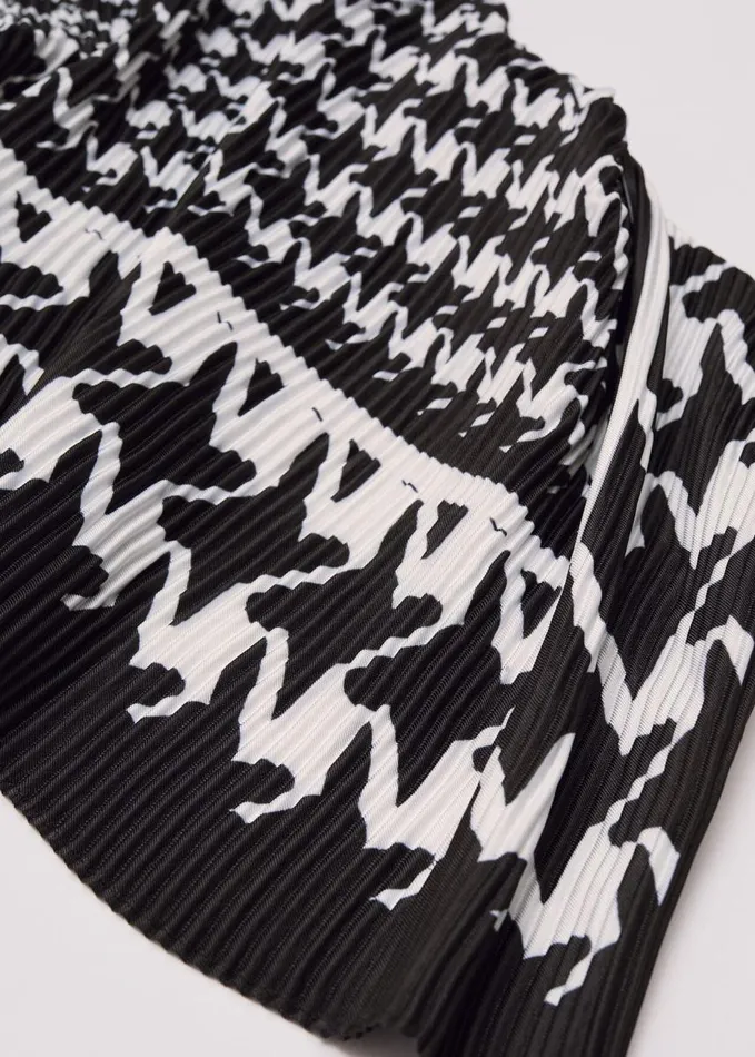 Phase Eight Houndstooth Pleated Scarf Black Women Scarves