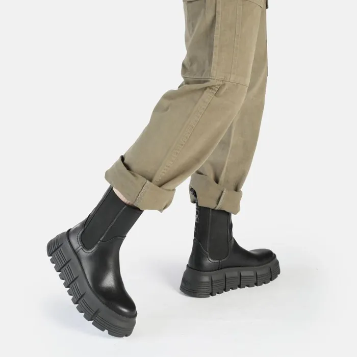 Shop Boots and AnkleBoots BUFFALO Ava Chelsea Black
