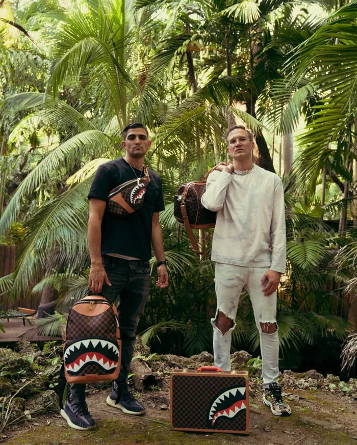 SPRAYGROUND Backpacks HENNY AIR TO THE THRONE BACKPACK DLXV 8211 Universal SPRAYGROUND Backpacks HENNY AIR TO THE THRONE BACKPACK DLXV 8211 Universal