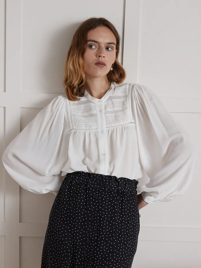 Women Cyrillus Clothing Shirt Made With A Flowing Textured Fabric Ecru