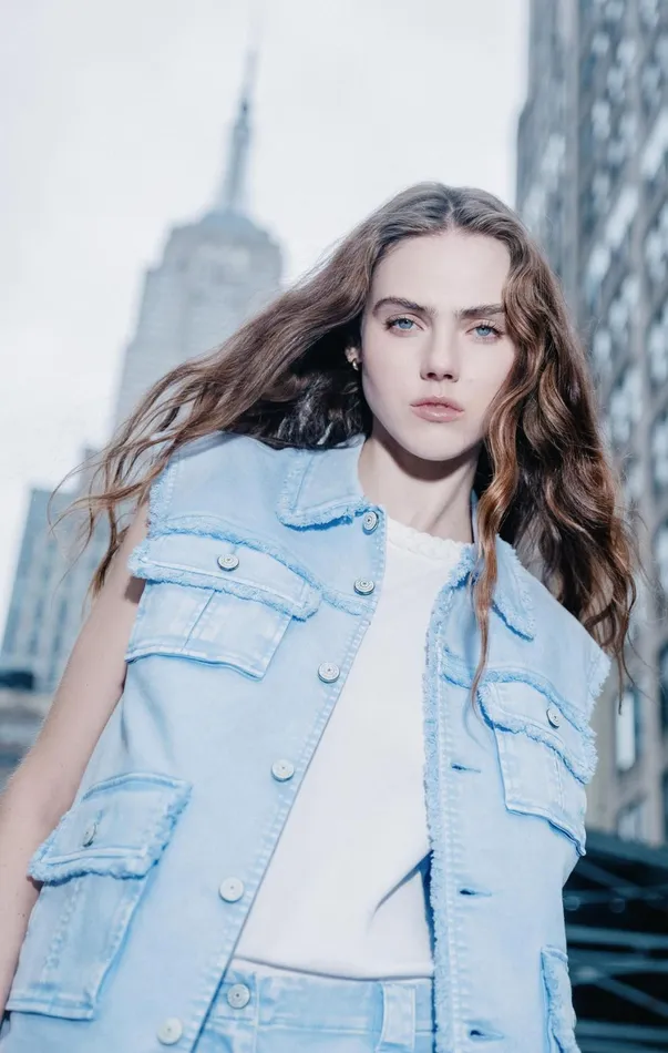 Women Denim Cinq Sept Sleeveless Vera Jacket Skylight