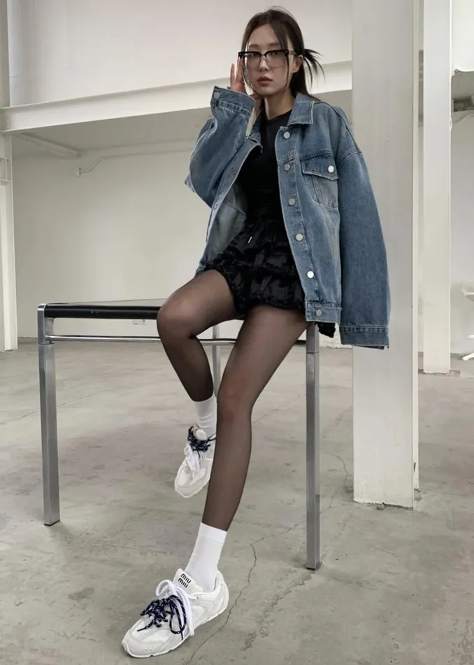 Women Katell Denim Jacket 8211 Worn Wash The Frankie Shop Outerwear