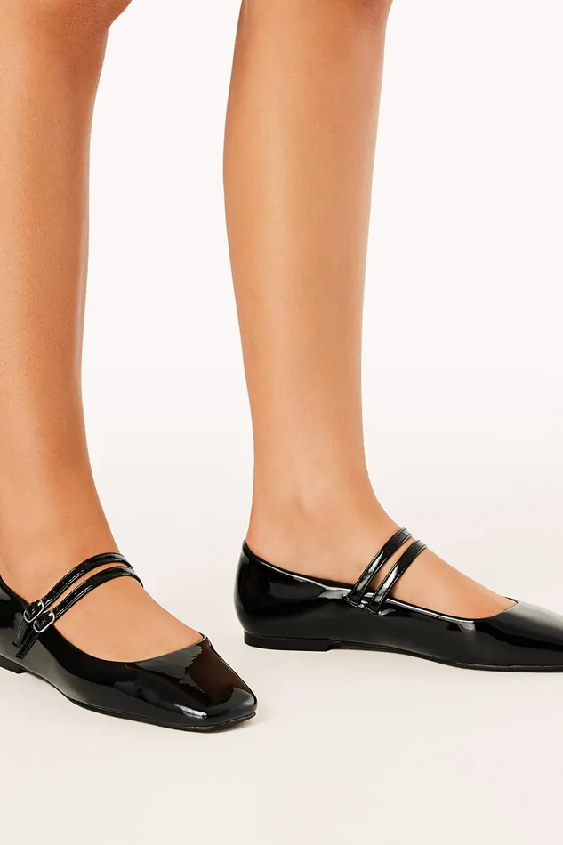 Women petalandpup Finnegan Flats 8211 Black Patent Black Patent Flats